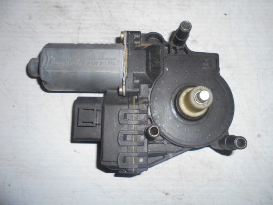 Motor Elevador Vidro Frt DRt Audi A6 2002 MEV34